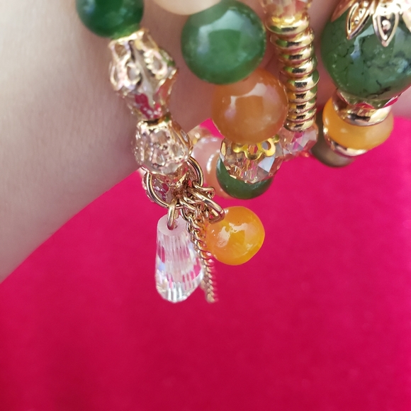 Green and yellow beaded stretchy bracelets - Picture 5 of 7